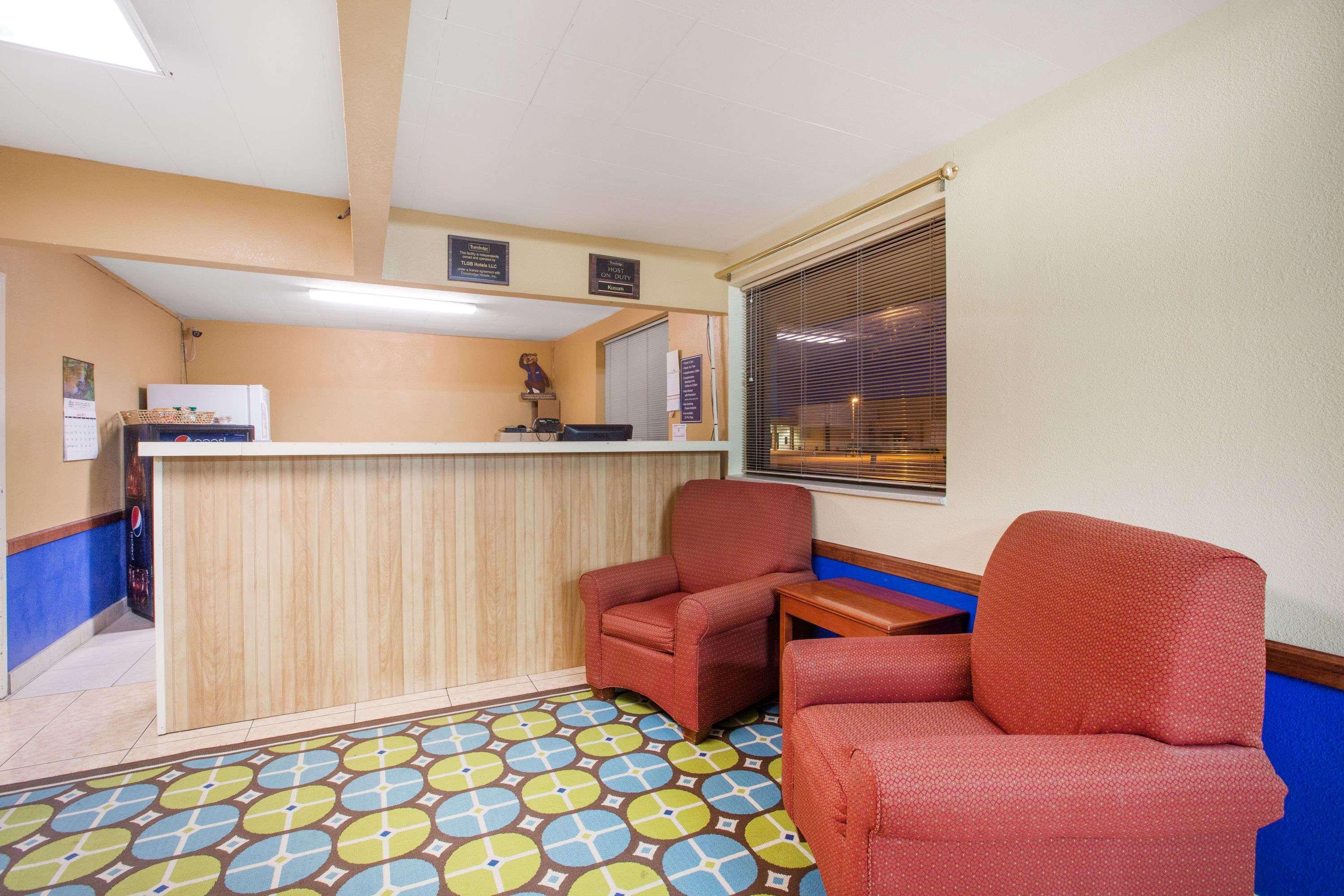 Travelodge By Wyndham Great Bend Ngoại thất bức ảnh