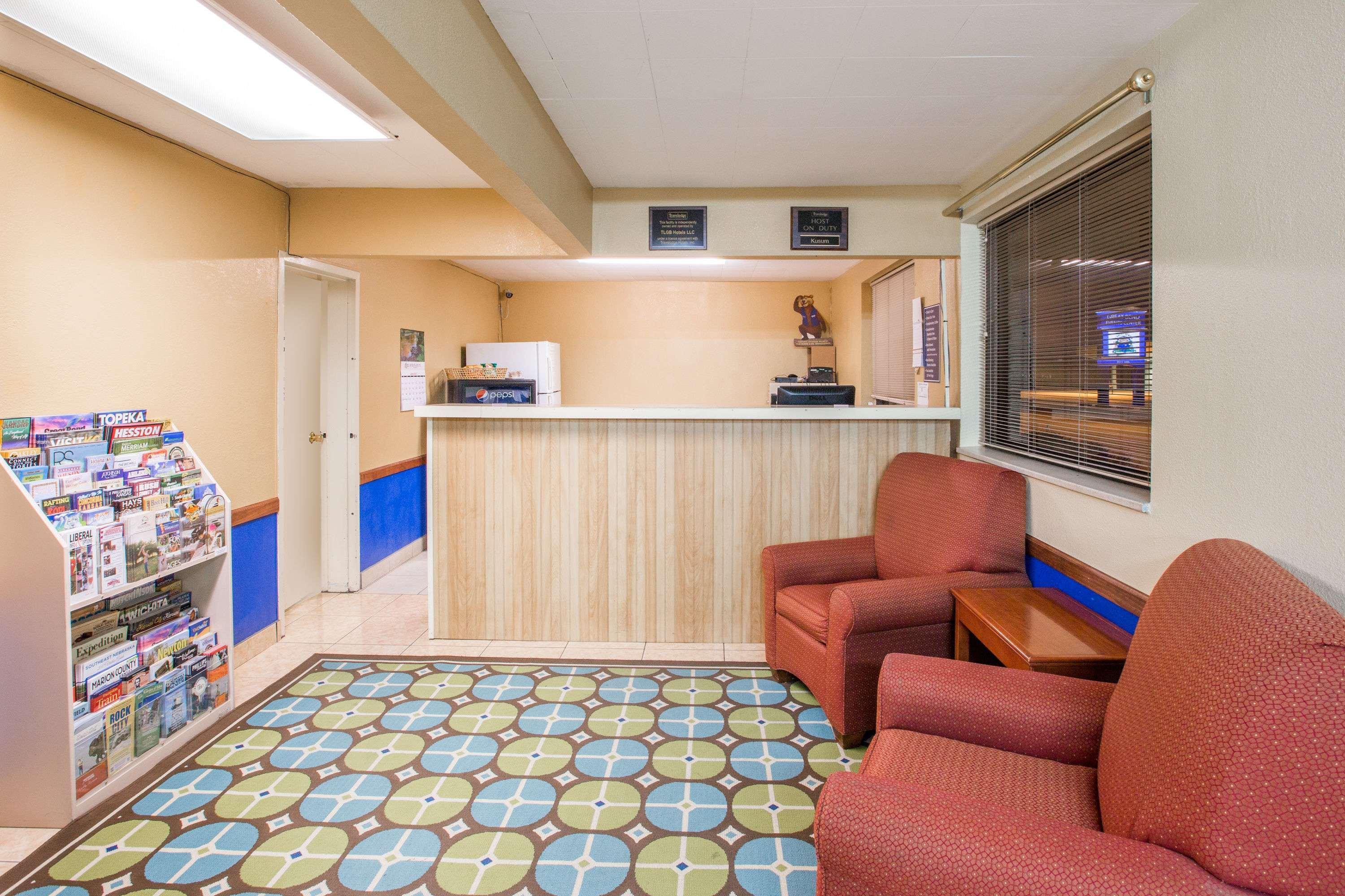 Travelodge By Wyndham Great Bend Ngoại thất bức ảnh