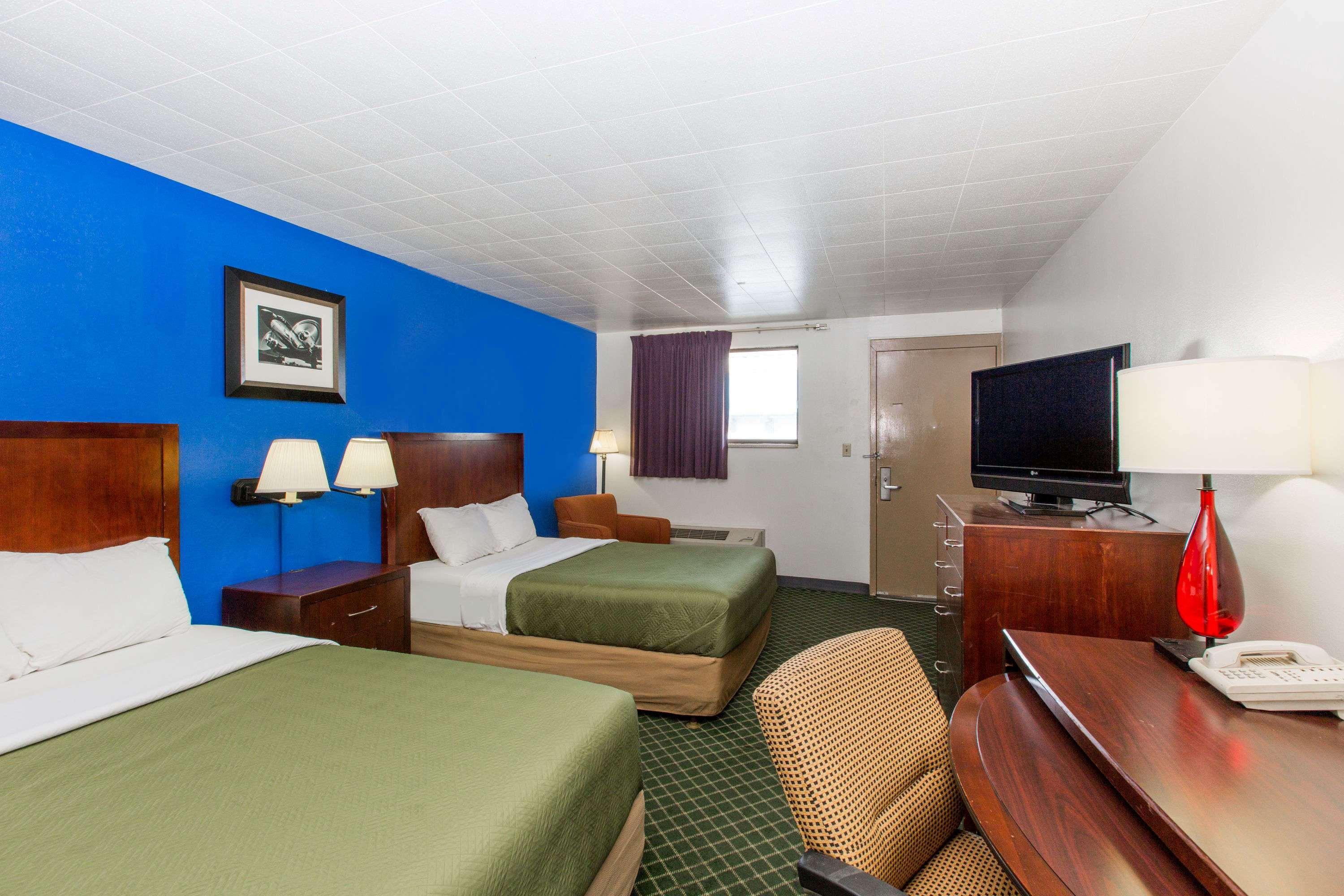 Travelodge By Wyndham Great Bend Ngoại thất bức ảnh